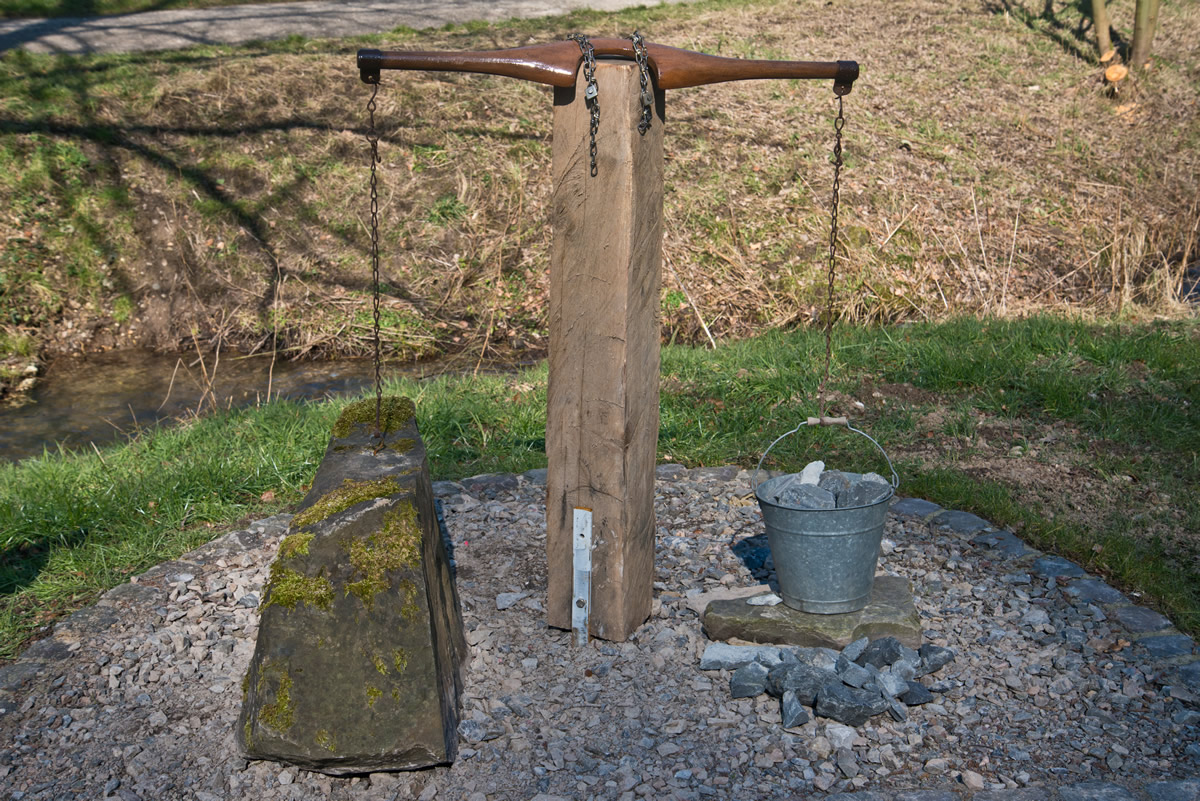 Station 7: Der Prophet Jesaja / Das Joch, fotografiert im Bibelgarten Weltersbach