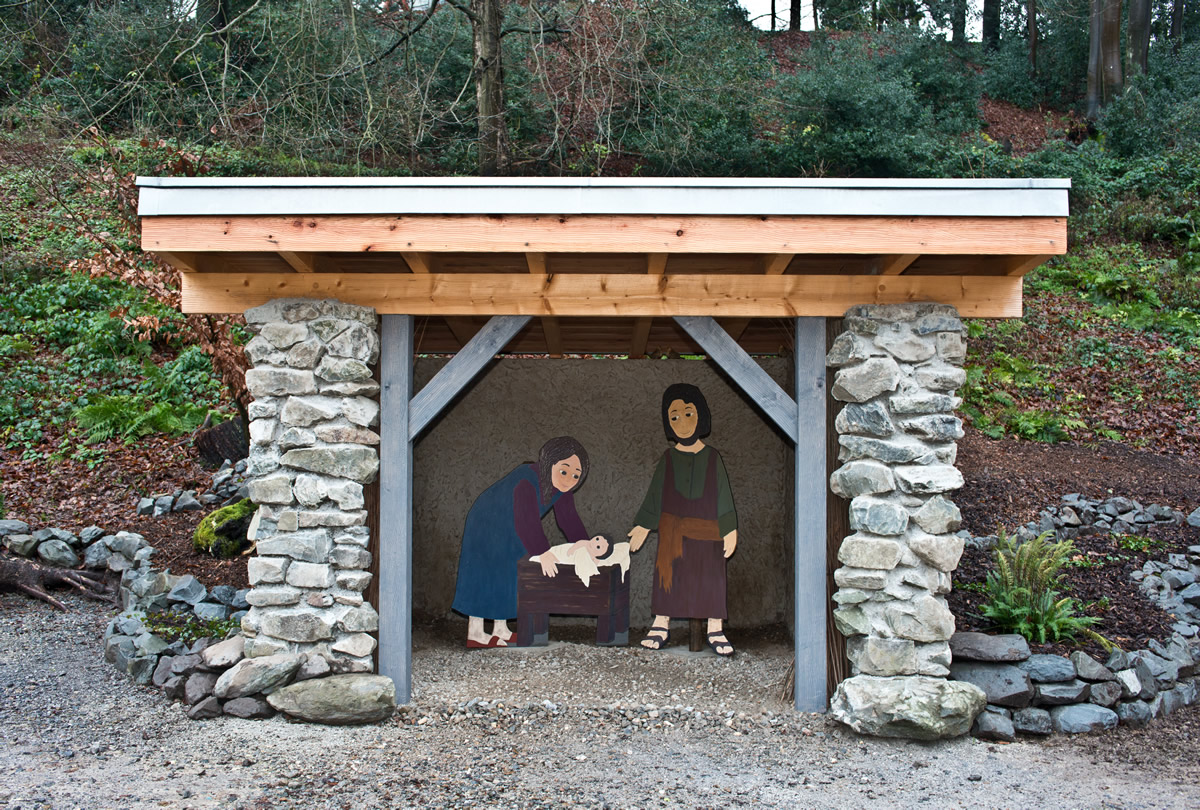 Station 9: Jesu Geburt, fotografiert im Bibelgarten Weltersbach